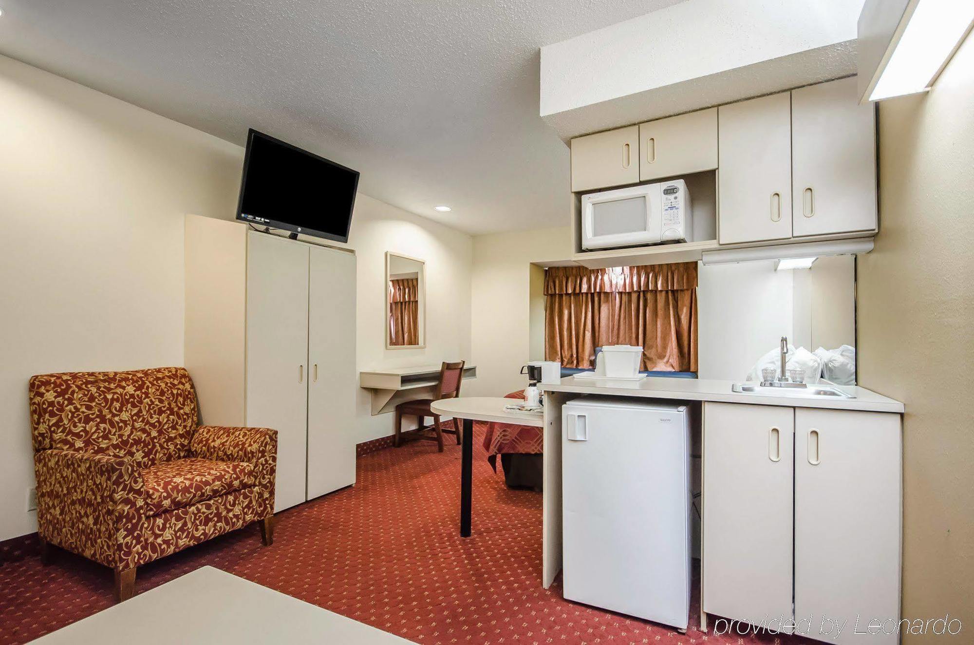 Econo Lodge Inn & Suites Evansville Stevenson Exterior foto